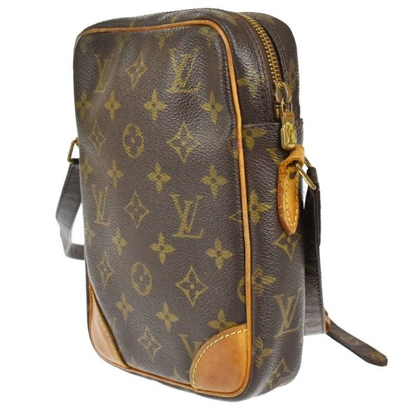 LOUIS VUITTON Danube Shoulder Bag - Picture 5 of 16